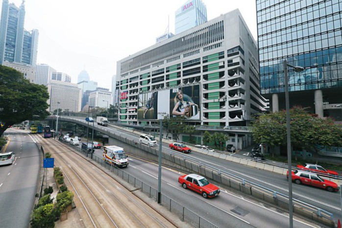 Ông trùm nhà đất trở thành người giàu nhất Hong Kong vào ngày nghỉ hưu - Ảnh 2. Ông trùm nhà đất trở thành người giàu nhất Hong Kong vào ngày nghỉ hưu - Ảnh 2.