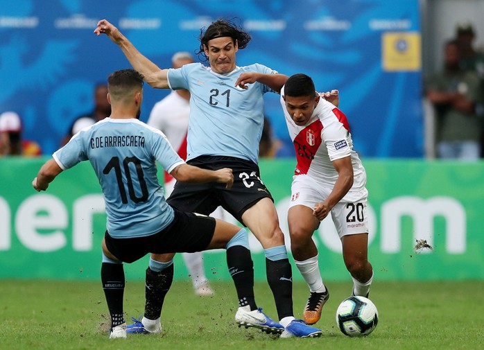 Suarez đá hỏng 11 m, Uruguay thua sốc Peru ở Copa America - Ảnh 4.