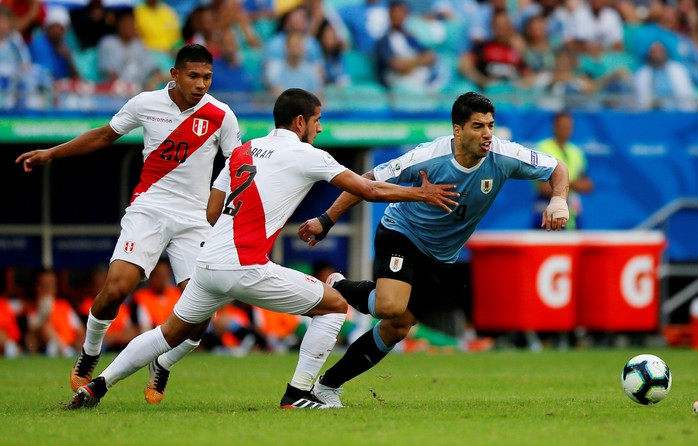 Suarez đá hỏng 11 m, Uruguay thua sốc Peru ở Copa America - Ảnh 2.