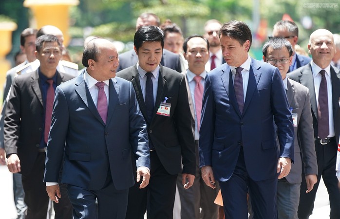 Thủ tướng Nguyễn Xuân Phúc nhận lời thăm Ý - Ảnh 1.