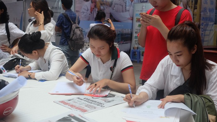 Hơn 80 doanh nghiệp tham gia ngày hội việc làm tại Đà Nẵng - Ảnh 2.