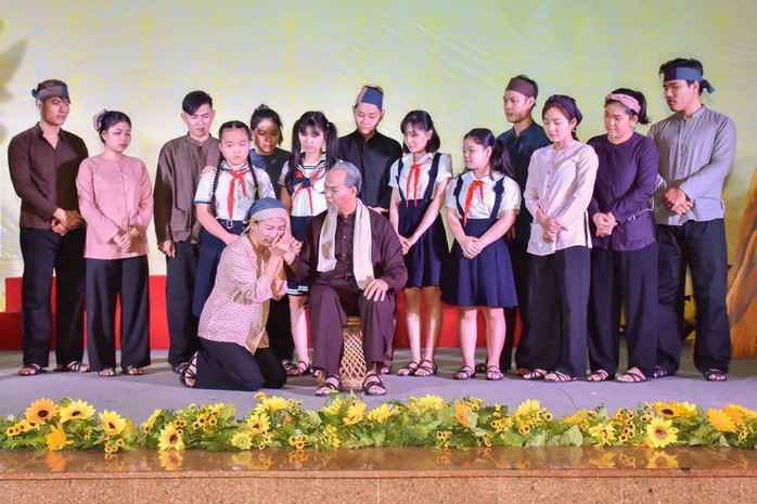 Đạo diễn Trần Minh Ngọc xúc động đón nhận giải thưởng Sáng tạo - Ảnh 4.