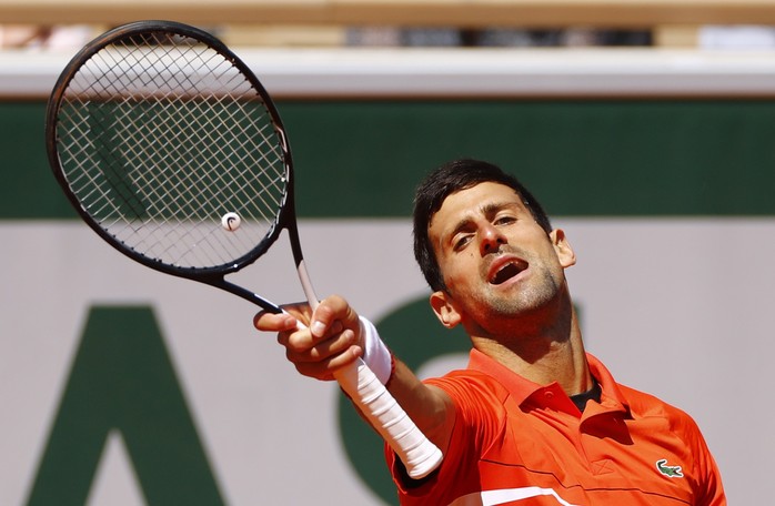 Clip bán kết Roland Garros 2019: Ông trời cũng không thể cứu được Djokovic - Ảnh 3.