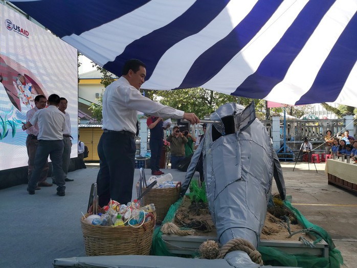 Phú Quốc ra quân quyết dẹp sạch rác thải nhựa - Ảnh 3.