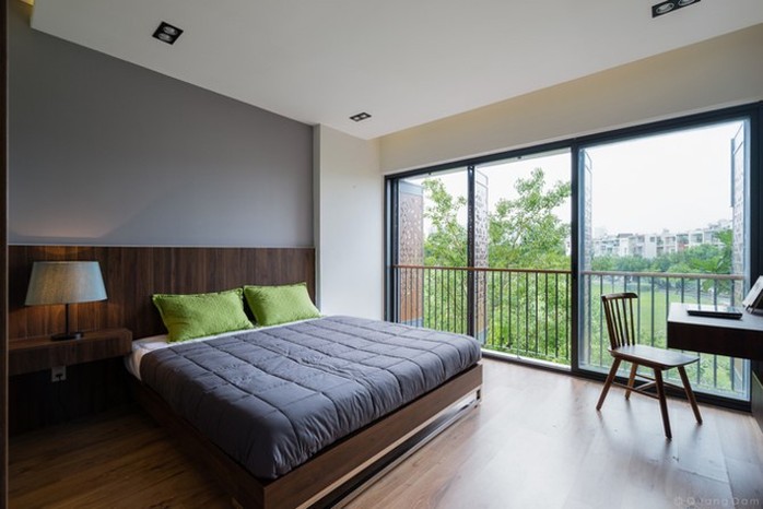 Xây lệch tầng mang ánh sáng tràn vào nhà ống Sài Gòn - Ảnh 8. Xây lệch tầng mang ánh sáng tràn vào nhà ống Sài Gòn - Ảnh 8.