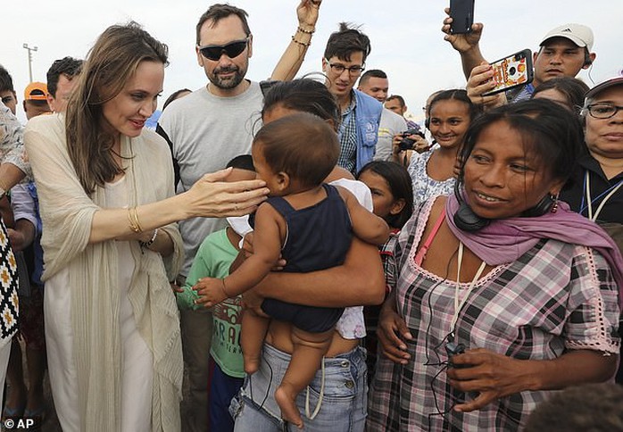 Angelina Jolie kêu gọi hỗ trợ trẻ em Venezuela - Ảnh 3.