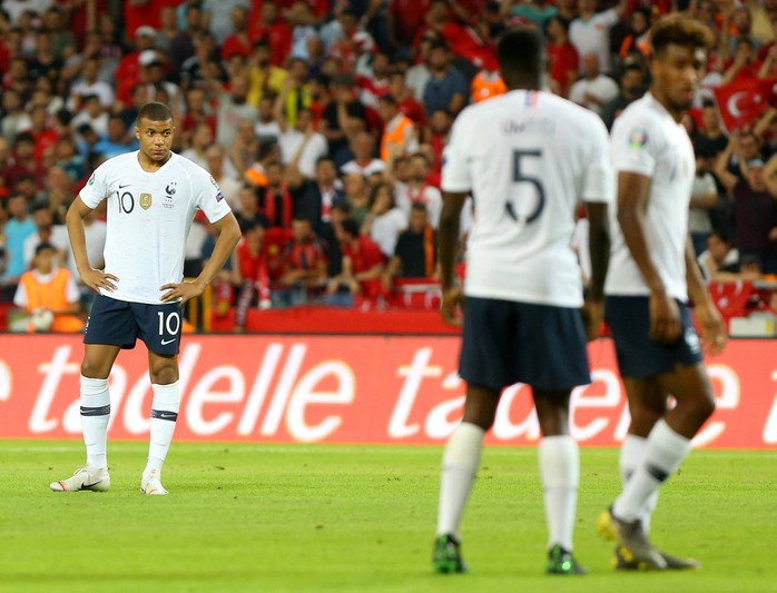 Hàng công tịt ngòi, Pháp thua sốc ở vòng loại Euro - Ảnh 1.