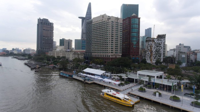 Sông Hồng đẹp hơn sông Sài Gòn, đề xuất tuyến buýt đường thủy để chiêm ngưỡng Thủ đô - Ảnh 1.