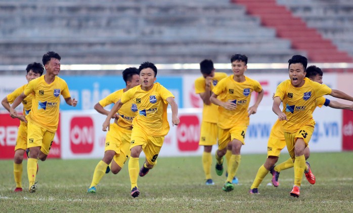 Có bầu Đệ treo thưởng, U17 Thanh Hóa lên ngôi - Ảnh 1.