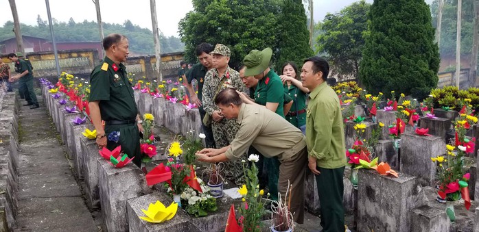 Nguyên Chủ tịch nước Trương Tấn Sang trao 276 căn nhà tặng cựu binh Vị Xuyên - Ảnh 9.