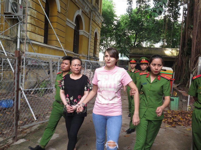 Chân dung hotgirl người Nga tổ chức sextour ở Việt Nam - Ảnh 1.