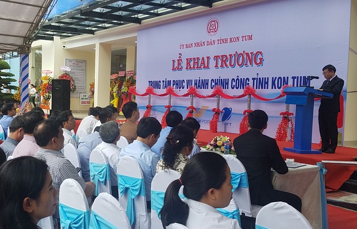 Công chức, viên chức Kon Tum phải thực hiện 4 xin, 4 luôn - Ảnh 1.