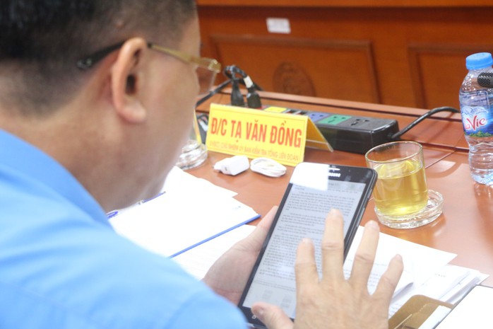 Tổng LĐLĐ Việt Nam tổ chức hội nghị không phát tài liệu bằng giấy - Ảnh 7.