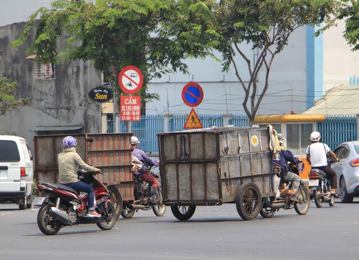 Chuyện chiếc xe chở rác - Ảnh 1.