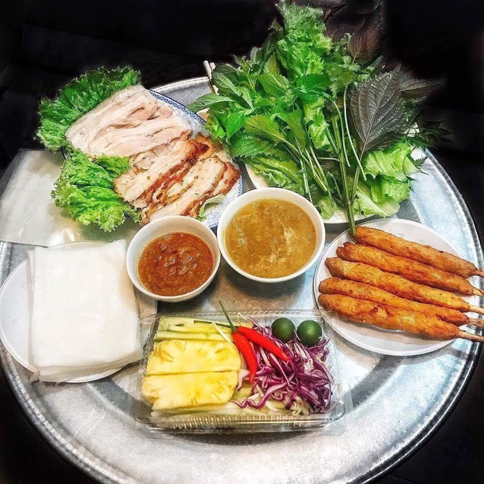 Bánh tráng cuốn thịt heo và 5 món ăn không thể bỏ lỡ ở Đà Nẵng - Ảnh 4.