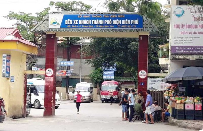 Vụ tai nạn 41 người thương vong ở Hòa Bình: Phạt nhà xe 13 triệu đồng - Ảnh 2. Vụ tai nạn 41 người thương vong ở Hòa Bình: Phạt nhà xe 13 triệu đồng - Ảnh 2.