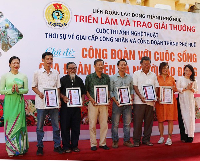 THỪA THIÊN - HUẾ: 165 tác phẩm dự thi nhiếp ảnh về công nhân, Công đoàn - Ảnh 1.