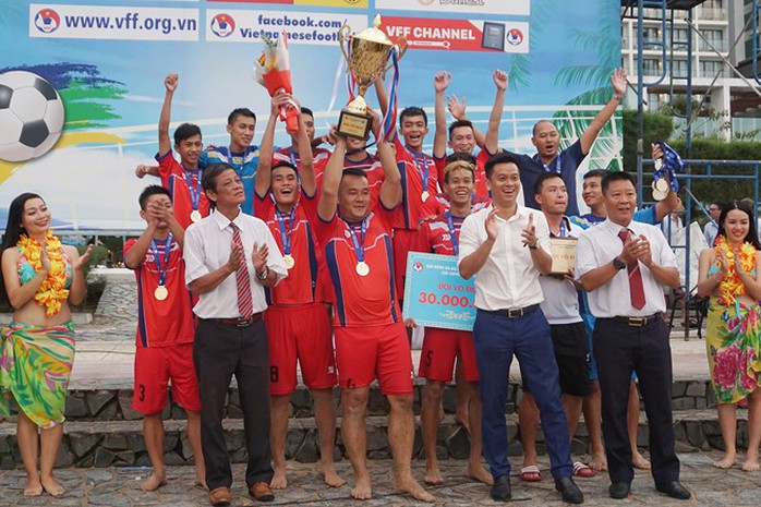 Nghi vấn HLV đội bóng Khánh Hòa gạ HLV Đà Nẵng dàn xếp tỉ số trận đấu - Ảnh 1.