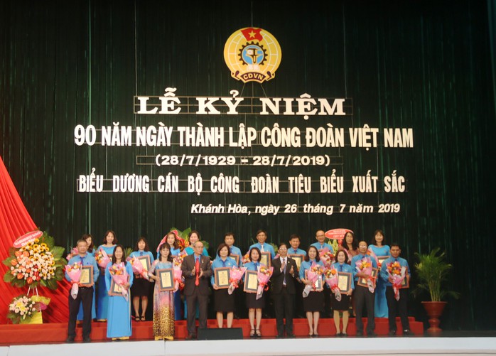 Khánh Hòa:  Nhiều hoạt động thiết thực kỷ niệm 90 năm Công đoàn Việt Nam - Ảnh 2.