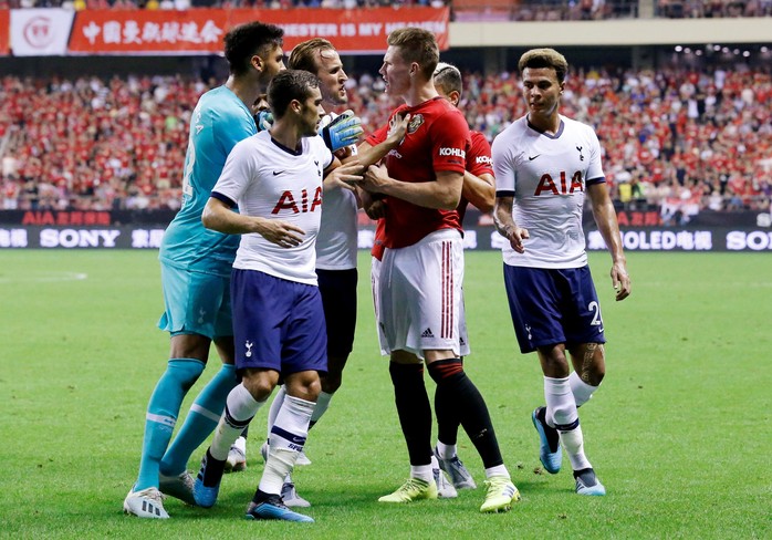 Man United đấu võ đài, hạ gục Tottenham ở Thượng Hải - Ảnh 4.