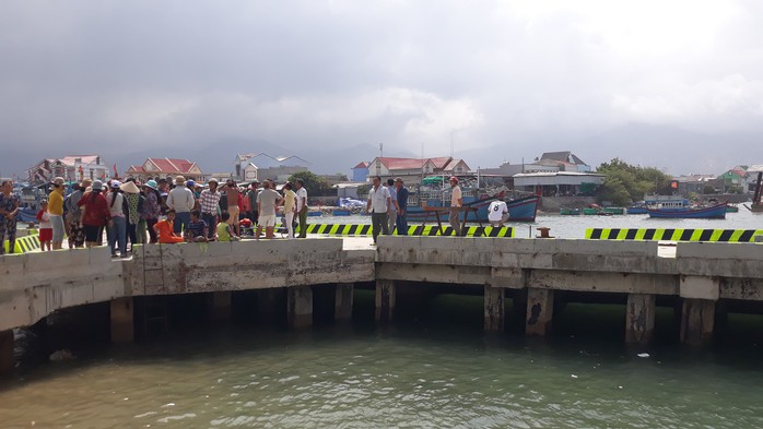 Tìm thấy thi thể 4 ngư dân mất tích trên biển Ninh Thuận - Ảnh 1.