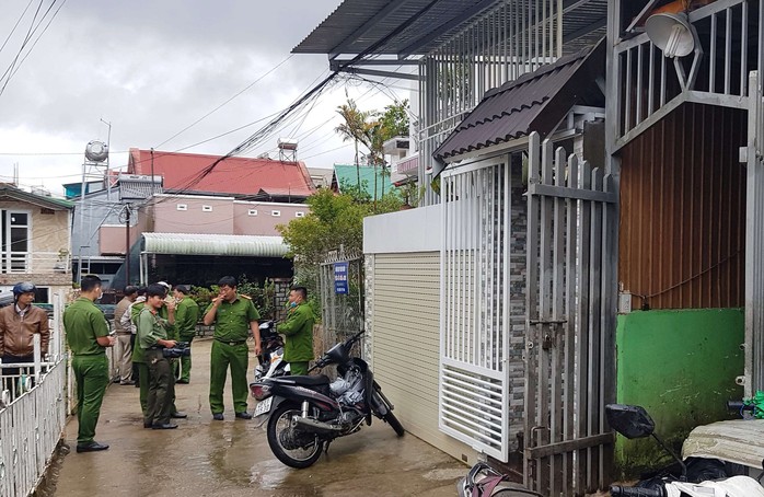 Thất kinh phát hiện khối lượng lớn thịt heo thối tại cơ sở kinh doanh Đà Lạt - Ảnh 3.