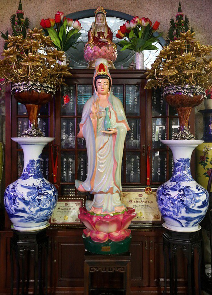 Điều ít người biết về ngôi chùa trong con hẻm trên đường Thích Quảng Đức - Ảnh 5. Điều ít người biết về ngôi chùa kèo nhà cái tỷ lệ cá cược hẻm trên đường Thích Quảng Đức - Ảnh 5.