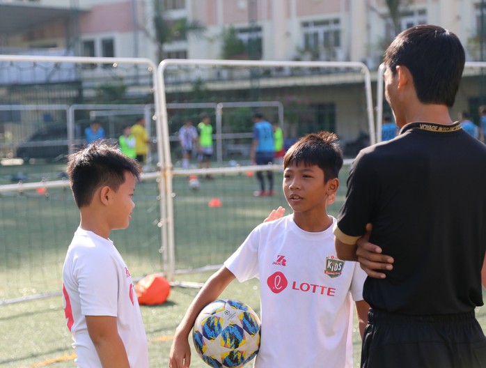 CLB TP HCM tiếp tục tuyển sinh đợt 2 chương trình Lotte Kids FC 2019 - Ảnh 1.