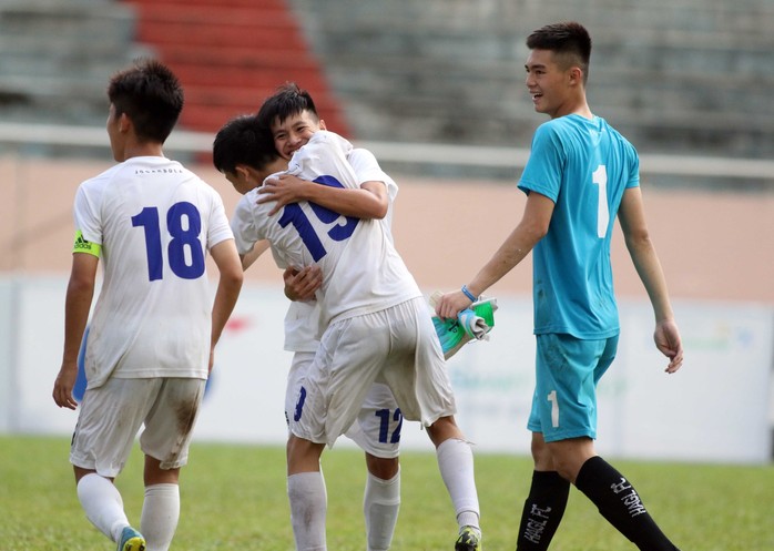 Tưởng bị loại, U17 HAGL lách khe cửa hẹp vào bán kết - Ảnh 3.