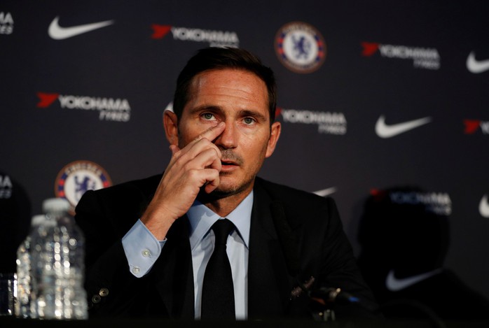 Tân HLV Chelsea Lampard mướt mồ hồi tập luyện cùng học trò - Ảnh 2.