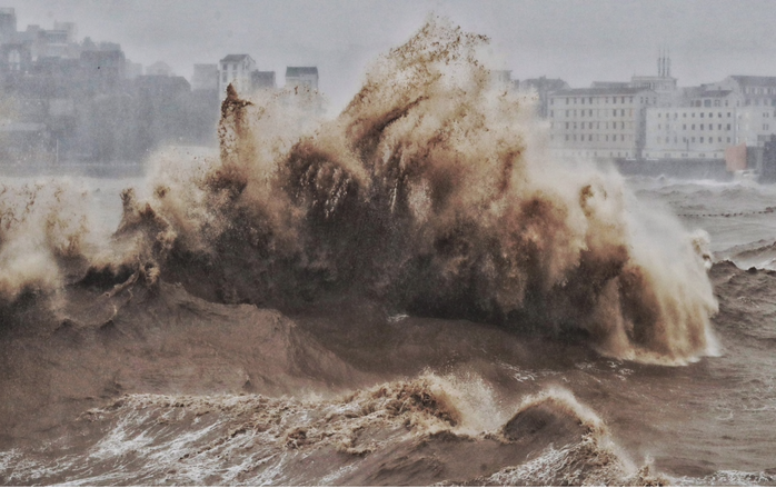 Trung Quốc hứng bão Lekima, 18 người chết, hơn 1 triệu người sơ tán - Ảnh 1.