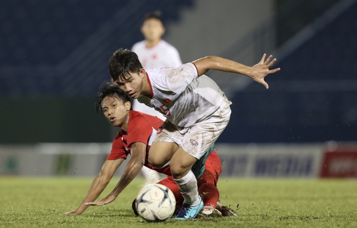 Tối nay, U18 Việt Nam quyết đấu Thái Lan giành vé vào bán kết - Ảnh 1.