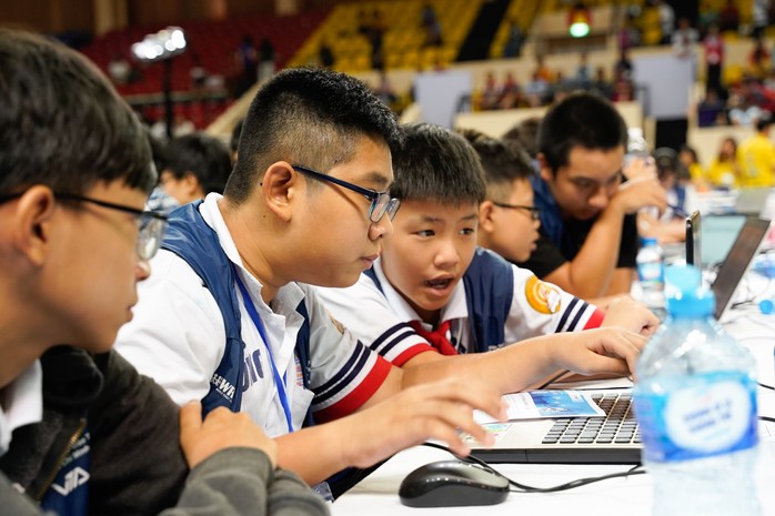 7 đội tuyển học sinh Việt Nam tranh tài cuộc thi Robot quốc tế - Ảnh 1.