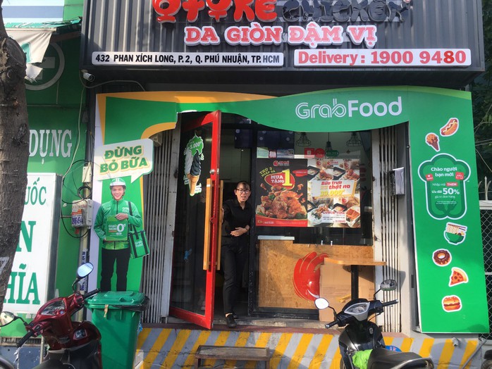 GrabFood muốn gì khi “phủ xanh” con phố ẩm thực sầm uất ở TP HCM? - Ảnh 5.