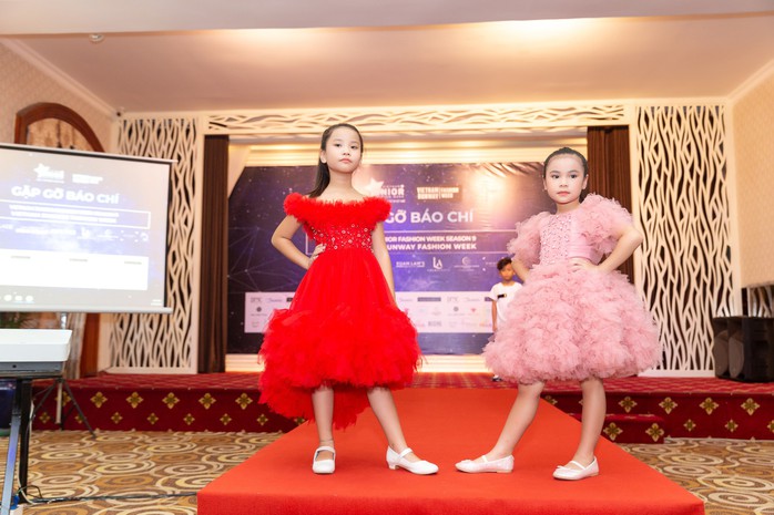 Tuần lễ Thời trang trẻ em thành một sàn diễn thời trang chuẩn quốc tế - Ảnh 1.