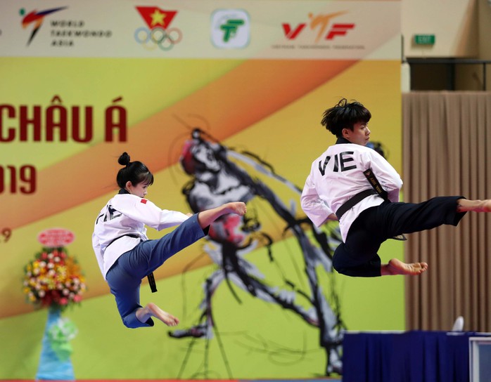 Châu Tuyết Vân cùng đồng đội bay như chim tại giải Vô địch Taekwondo châu Á mở rộng 2019 - Ảnh 4.