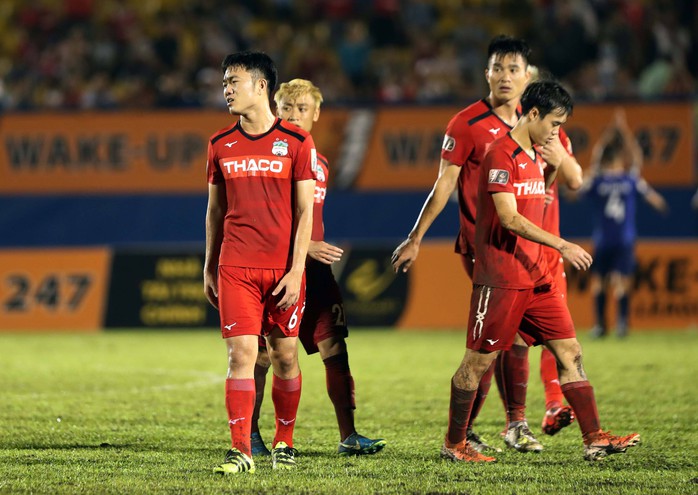 Cầu thủ Hà Nội mong sớm kết thúc V-League - Ảnh 1.
