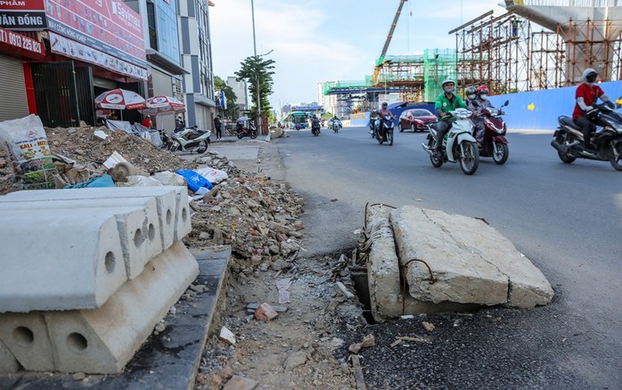 Những “chiếc bẫy” chết người rình rập trên đường Phạm Văn Đồng - Ảnh 8.