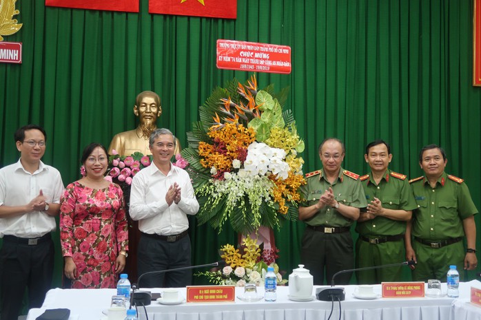 TP HCM thông tin về chuyên án ma túy khủng, ném lựu đạn để tẩu thoát - Ảnh 4.