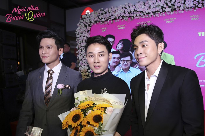 Liên Bỉnh Phát bất ngờ hát hỏi cưới Hoàng Yến Chibi - Ảnh 12. Liên Bỉnh Phát bất ngờ hát hỏi cưới Hoàng Yến kèo nhà cái tỷ lệ cá cược - Ảnh 12.