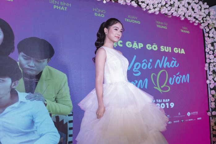 Liên Bỉnh Phát bất ngờ hát hỏi cưới Hoàng Yến Chibi - Ảnh 1. Liên Bỉnh Phát bất ngờ hát hỏi cưới Hoàng Yến kèo nhà cái tỷ lệ cá cược - Ảnh 1.