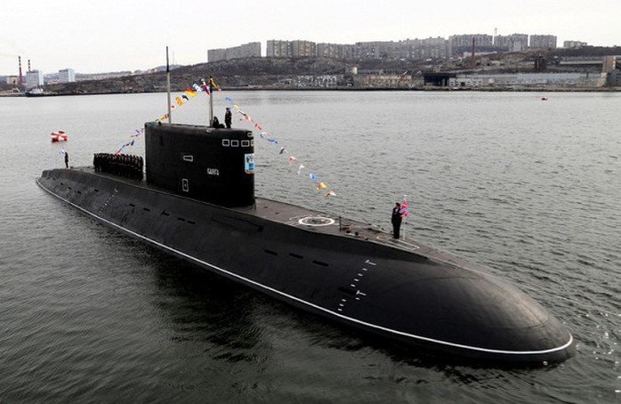 Tàu ngầm Nga phóng tên lửa đạn đạo - Ảnh 1.
