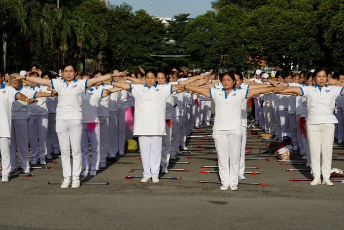 Người cao tuổi cần lưu ý đến chế độ dinh dưỡng - Ảnh 2.