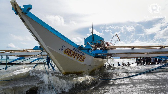 Chủ tàu Trung Quốc xin lỗi vì đâm chìm tàu cá Philippines - Ảnh 1.