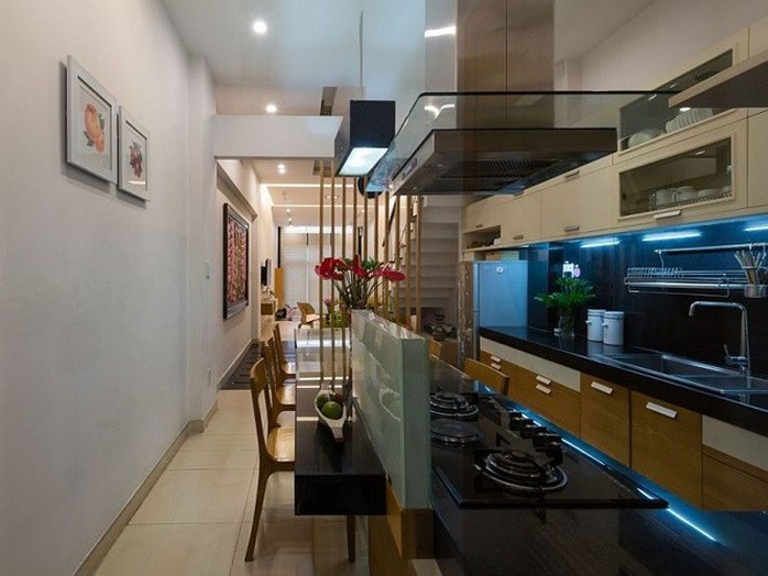 Nhà ống 4 tầng, mặt tiền hẹp vẫn đẹp long lanh - Ảnh 4. Nhà ống 4 tầng, mặt tiền hẹp vẫn đẹp long lanh - Ảnh 4.