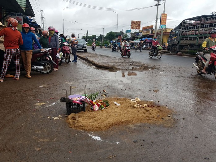 Vụ xe khách tông 4 người chết ở Gia Lai: Bất ngờ mất dữ liệu hành trình - Ảnh 2.