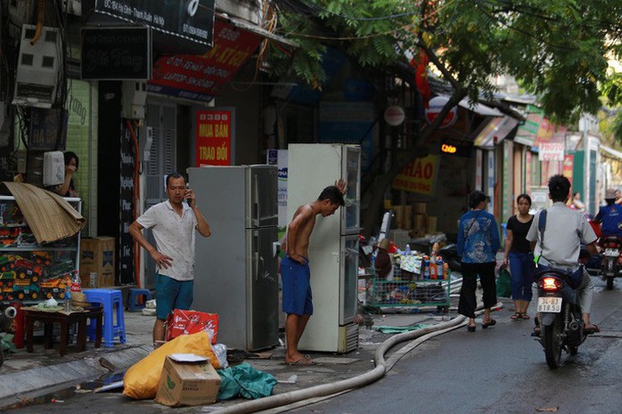 Bất ngờ thu hồi văn bản không ăn thực phẩm trong bán kính 1 km sau vụ cháy nhà máy Rạng Đông - Ảnh 2.