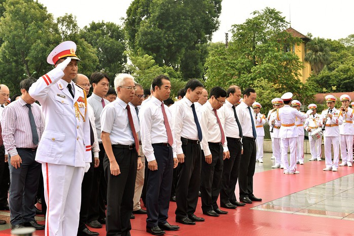 Lãnh đạo Đảng, Nhà nước viếng Chủ tịch Hồ Chí Minh - Ảnh 5.