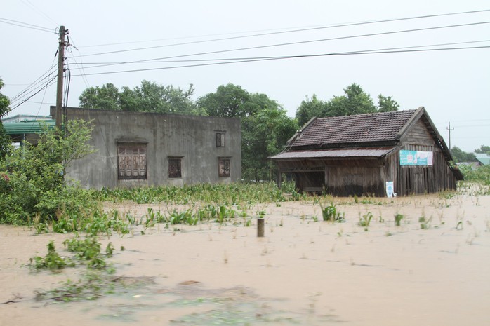 Đắk Lắk: Mưa lớn gây ngập hàng ngàn nhà dân, 1 người tử vong - Ảnh 2.