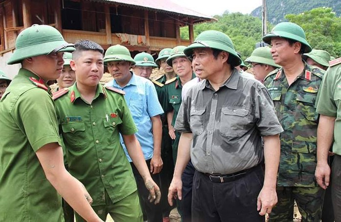 Ông Phạm Minh Chính thăm vùng tâm  lũ Sa Ná  - Ảnh 3.